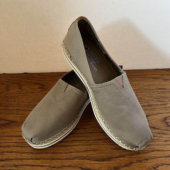 Bobs Skechers Women's 8.5 Slip-on Shoes Breeze New Discovery Memory Foam Taupe - Picture 2 of 8